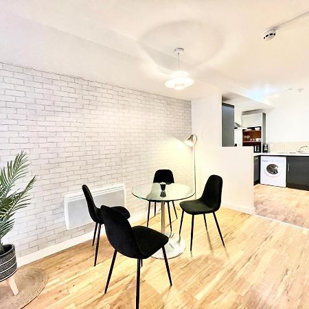 Lovely 2 - Bedroom Condo In Manchester City Centre Eksteriør bilde